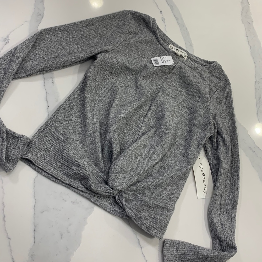 Long sleeve knot tee